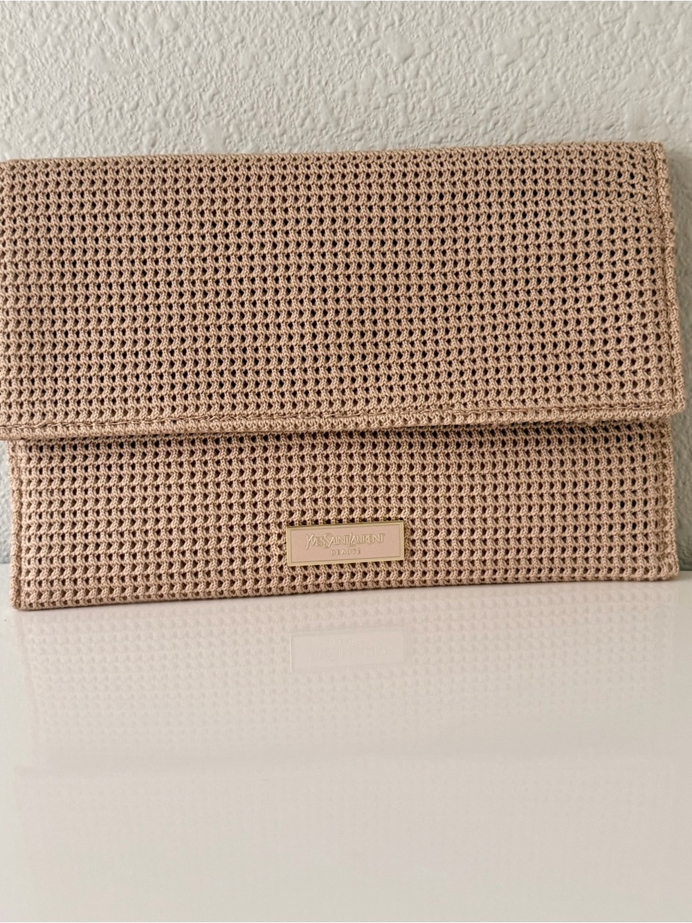 Yves Saint Laurent Beauté YSL Clutch in Woven Beige Raffia - Picture 5 of 6